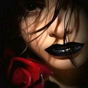 Meet your Posher, Selina